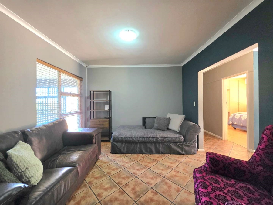 5 Bedroom Property for Sale in Plattekloof Western Cape